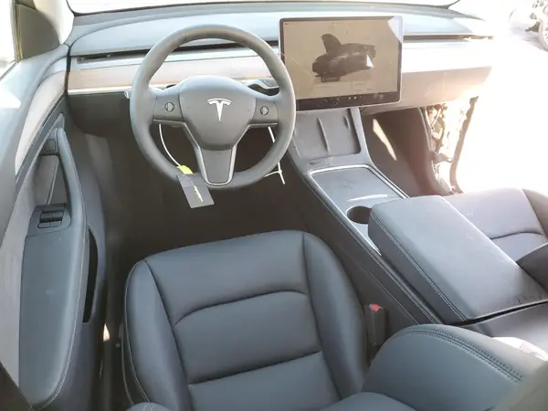 7SAYGDED2SF311146 2025 TESLA MODEL Y - Image 8