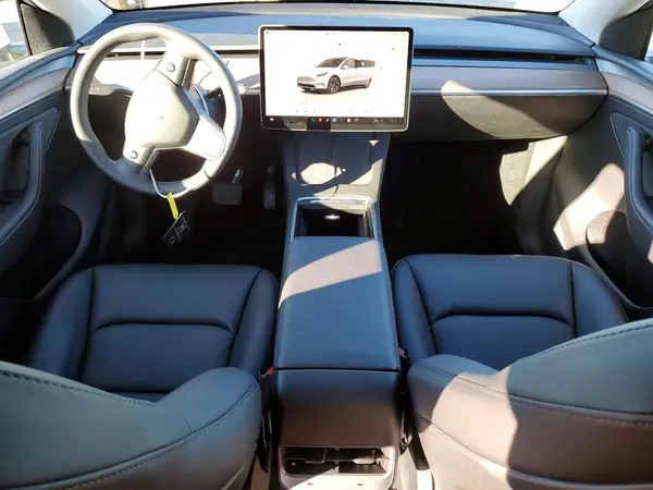 7SAYGDED2SF319604 2025 TESLA MODEL Y - Image 8