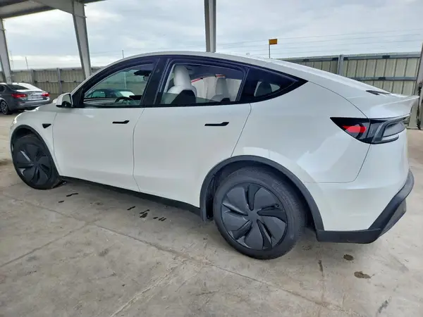 7SAYGDED2TA459375 2026 TESLA MODEL Y - Image 2