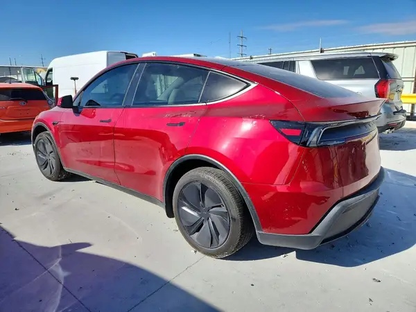 7SAYGDED2TA465032 2026 TESLA MODEL Y - Image 2