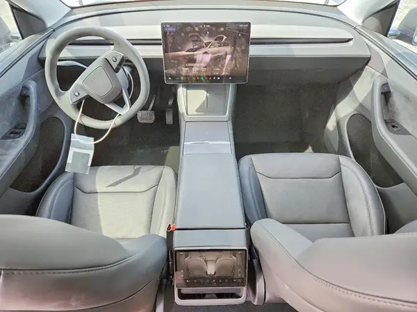 7SAYGDED2TA605225 2026 TESLA MODEL Y - Image 8