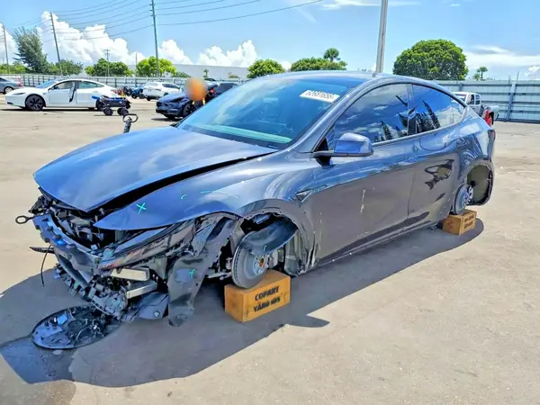 7SAYGDED2TA705261 2026 TESLA MODEL Y - Image 1