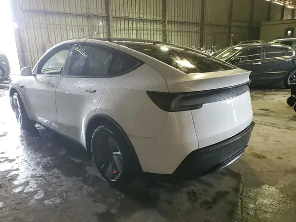 7SAYGDED2TF382672 2026 TESLA MODEL Y - Image 2