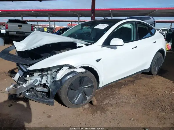 7SAYGDED2TF383384 2026 TESLA MODEL Y - Image 2