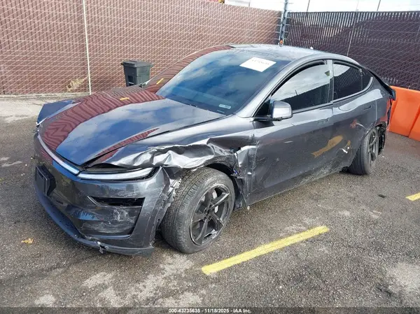 7SAYGDED2TF385362 2026 TESLA MODEL Y - Image 2