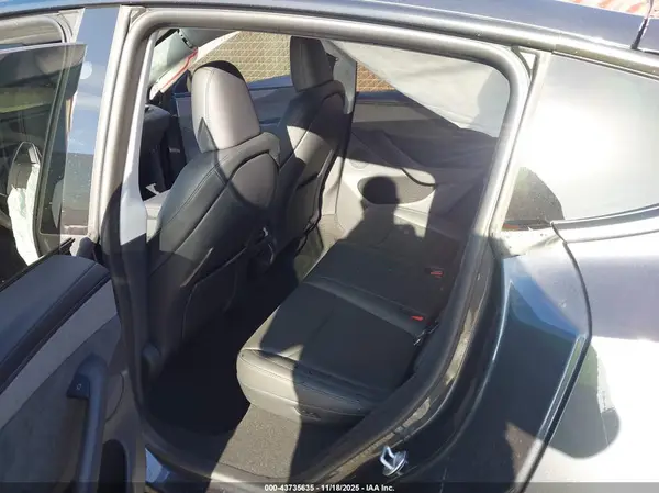 7SAYGDED2TF385362 2026 TESLA MODEL Y - Image 8