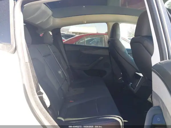 7SAYGDED2TF389511 2026 TESLA MODEL Y - Image 8