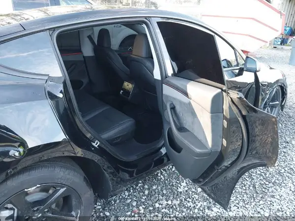 7SAYGDED2TF389590 2026 TESLA MODEL Y - Image 8