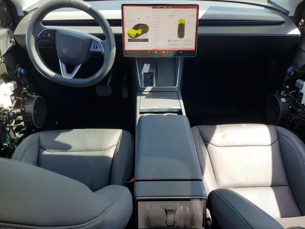 7SAYGDED2TF398810 2026 TESLA MODEL Y - Image 8