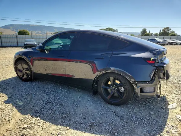 7SAYGDED2TF414021 2026 TESLA MODEL Y - Image 2
