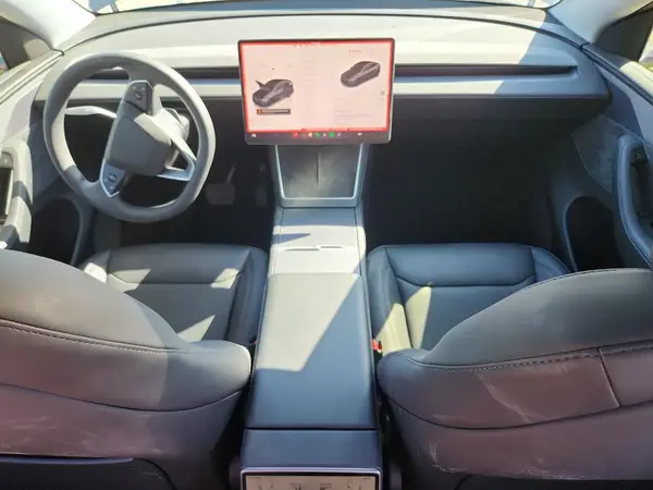 7SAYGDED2TF414021 2026 TESLA MODEL Y - Image 8