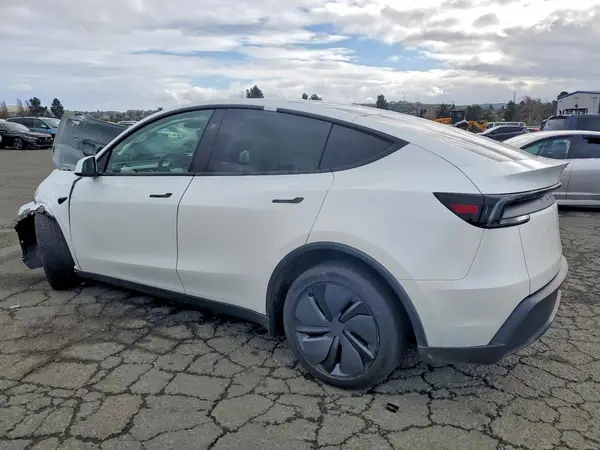 7SAYGDED2TF420322 2026 TESLA MODEL Y - Image 2