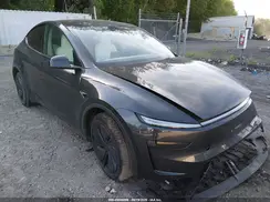 7SAYGDED2TF435807 2026 TESLA MODEL Y