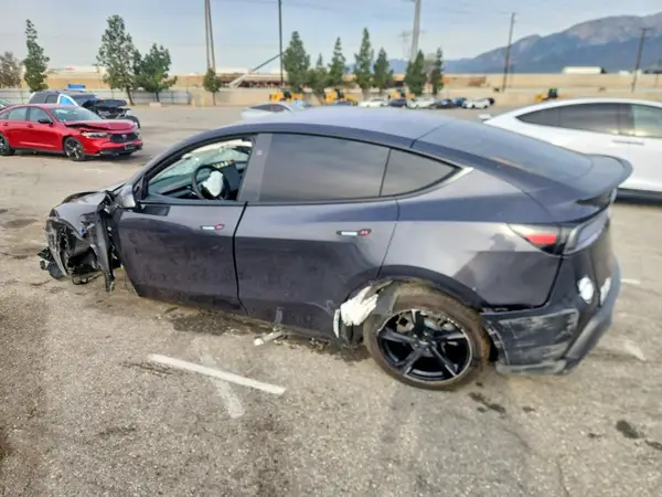 7SAYGDED2TF443440 2026 TESLA MODEL Y - Image 2