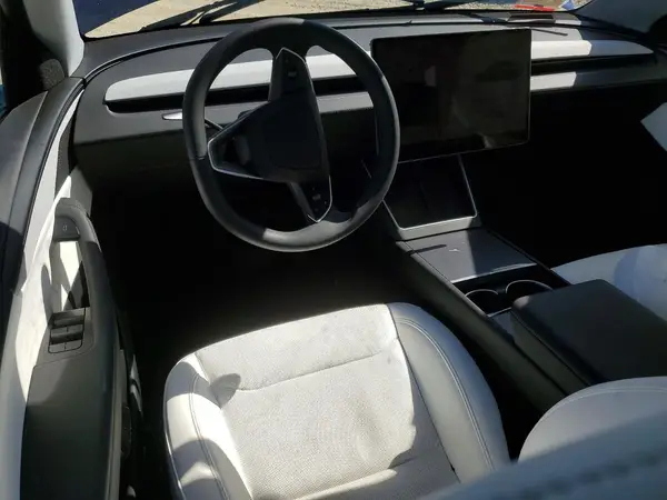 7SAYGDED2TF460206 2026 TESLA MODEL Y - Image 8