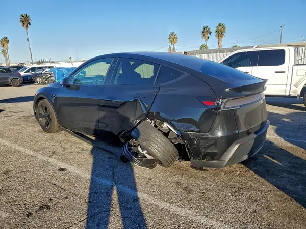 7SAYGDED2TF523689 2026 TESLA MODEL Y - Image 2