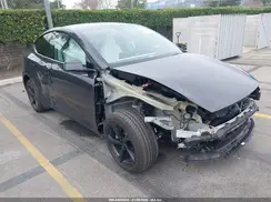 7SAYGDED2TF524907 2026 TESLA MODEL Y