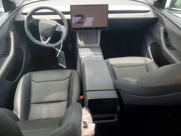 7SAYGDED2TF525166 2026 TESLA MODEL Y - Image 8