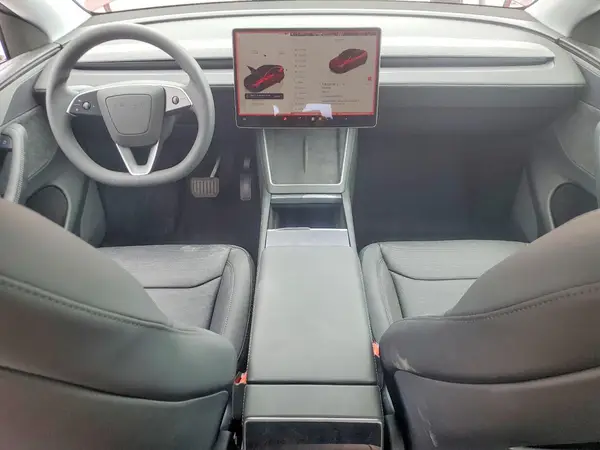 7SAYGDED2TF550326 2026 TESLA MODEL Y - Image 8