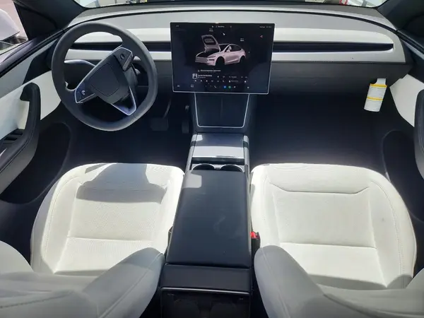 7SAYGDED2TF585321 2026 TESLA MODEL Y - Image 8