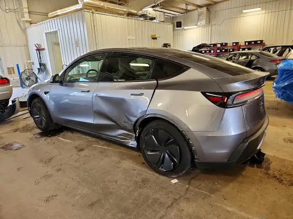 7SAYGDED2TF585996 2026 TESLA MODEL Y - Image 2