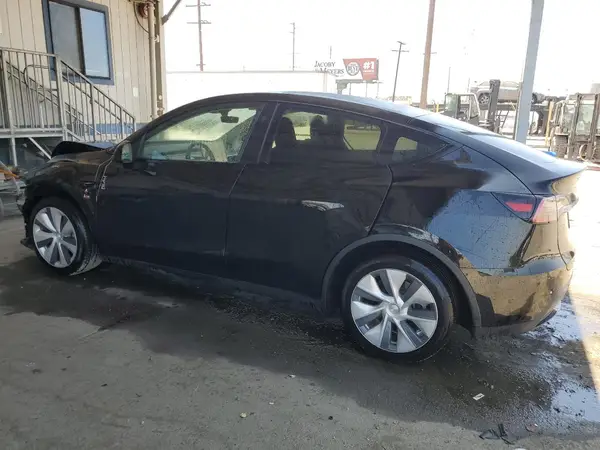 7SAYGDED3PF933715 2023 TESLA MODEL Y - Image 2