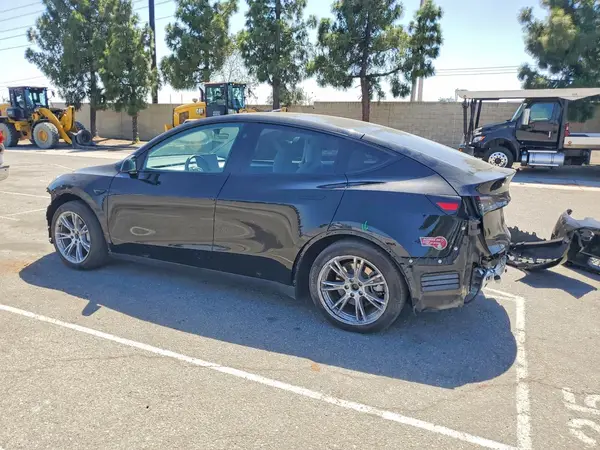 7SAYGDED3PF980193 2023 TESLA MODEL Y - Image 2