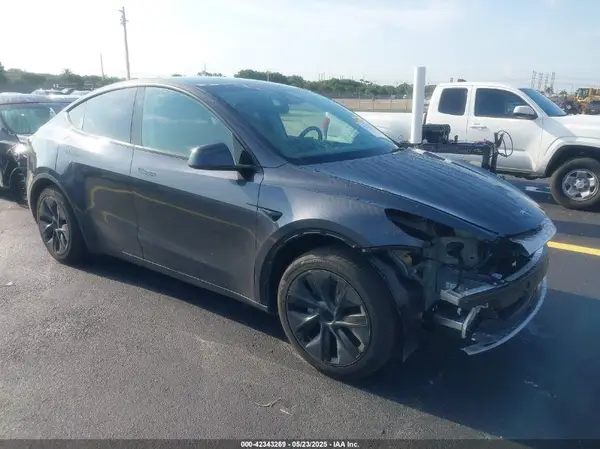 7SAYGDED3RA329355 2024 TESLA MODEL Y - Image 1