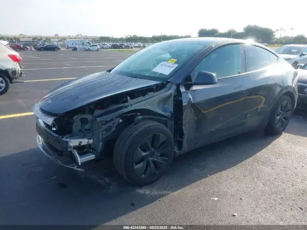 7SAYGDED3RA329355 2024 TESLA MODEL Y - Image 2
