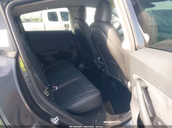 7SAYGDED3RA329355 2024 TESLA MODEL Y - Image 8