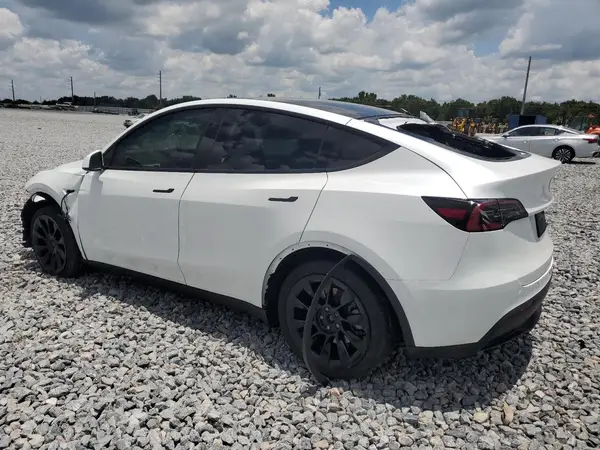 7SAYGDED3RF008242 2024 TESLA MODEL Y - Image 2