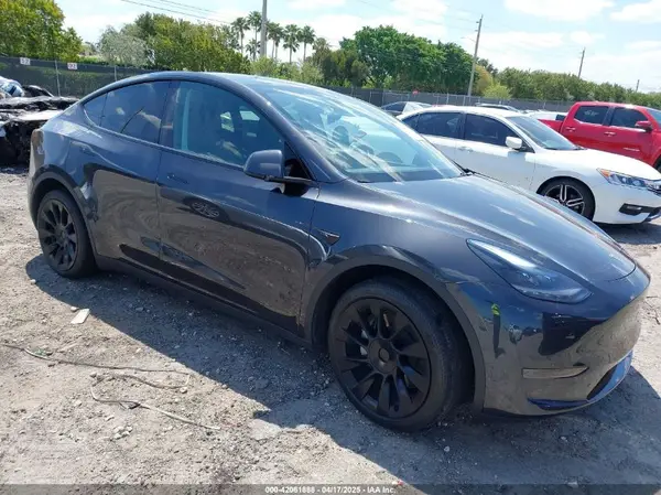 7SAYGDED3RF019063 2024 TESLA MODEL Y - Image 1