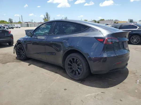 7SAYGDED3RF028930 2024 TESLA MODEL Y - Image 2
