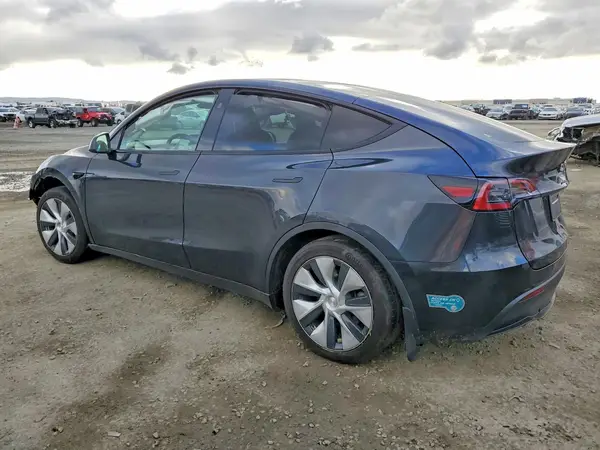 7SAYGDED3RF028944 2024 TESLA MODEL Y - Image 2