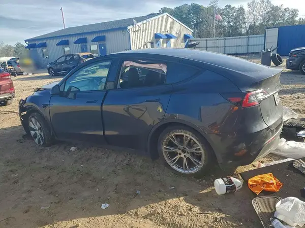7SAYGDED3RF035232 2024 TESLA MODEL Y - Image 2