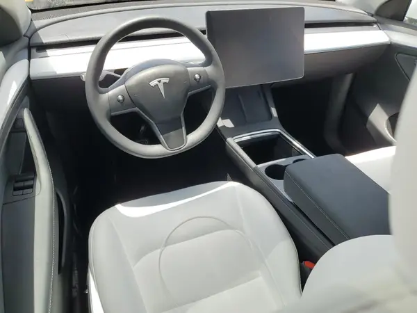 7SAYGDED3RF046831 2024 TESLA MODEL Y - Image 8