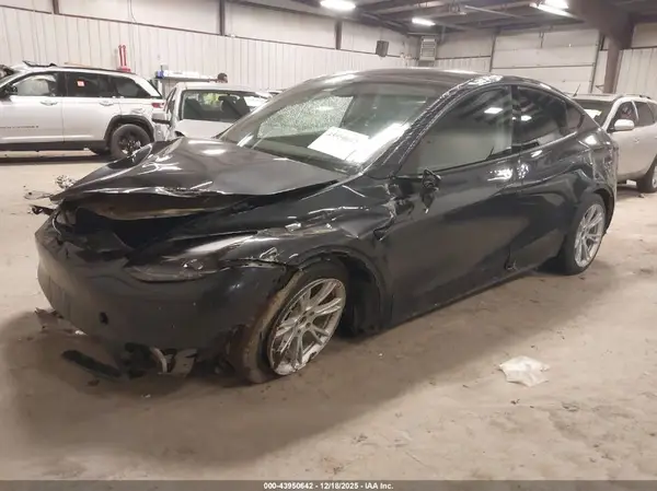 7SAYGDED3RF054296 2024 TESLA MODEL Y - Image 2