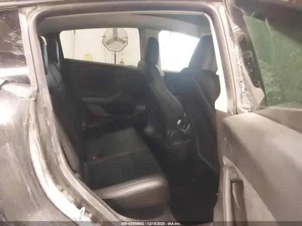 7SAYGDED3RF054296 2024 TESLA MODEL Y - Image 8