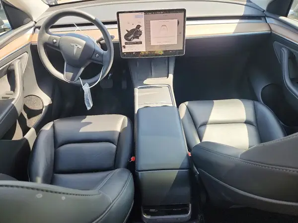 7SAYGDED3RF082101 2024 TESLA MODEL Y - Image 8