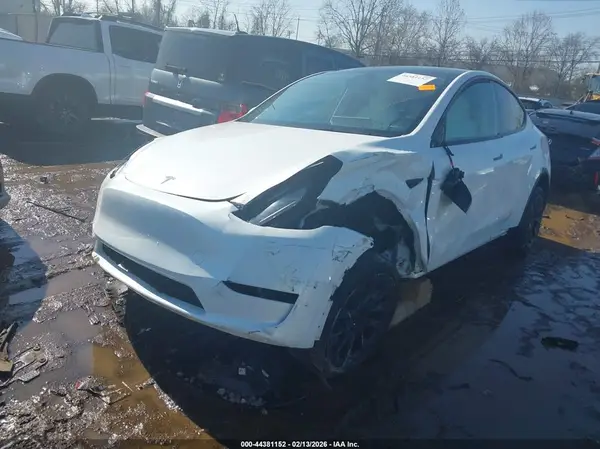 7SAYGDED3RF093468 2024 TESLA MODEL Y - Image 2