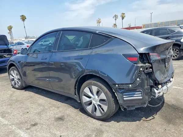 7SAYGDED3RF093504 2024 TESLA MODEL Y - Image 2