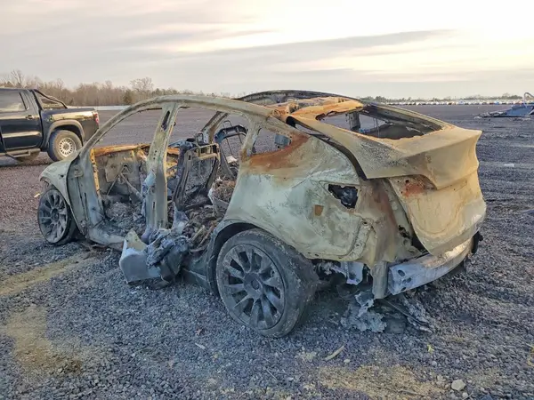 7SAYGDED3RF093812 2024 TESLA MODEL Y - Image 2
