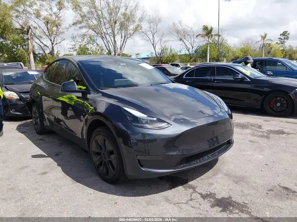 7SAYGDED3RF109930 2024 TESLA MODEL Y - Image 1