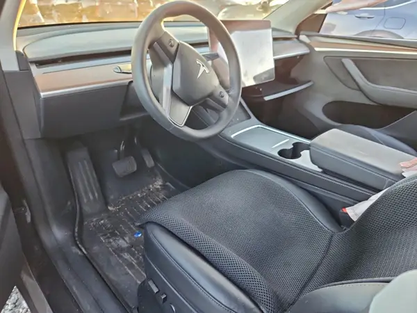 7SAYGDED3RF111807 2024 TESLA MODEL Y - Image 8
