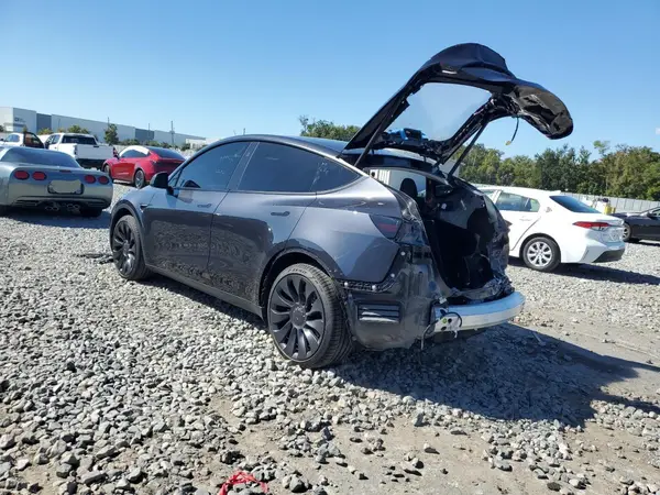 7SAYGDED3RF113587 2024 TESLA MODEL Y - Image 2