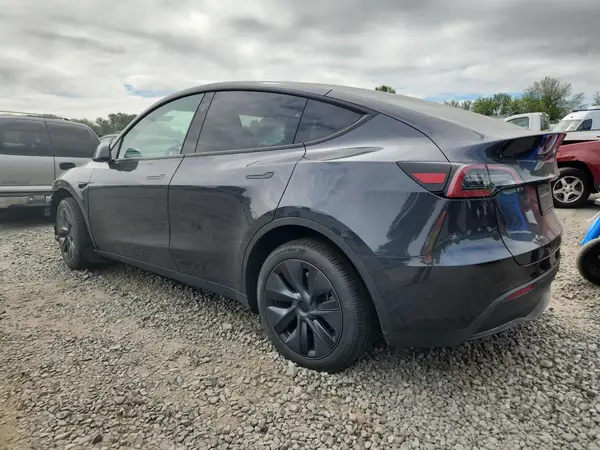 7SAYGDED3RF179590 2024 TESLA MODEL Y - Image 2