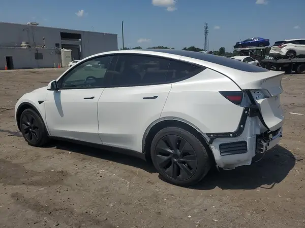 7SAYGDED3RF182859 2024 TESLA MODEL Y - Image 2