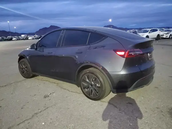 7SAYGDED3RF196549 2024 TESLA MODEL Y - Image 2