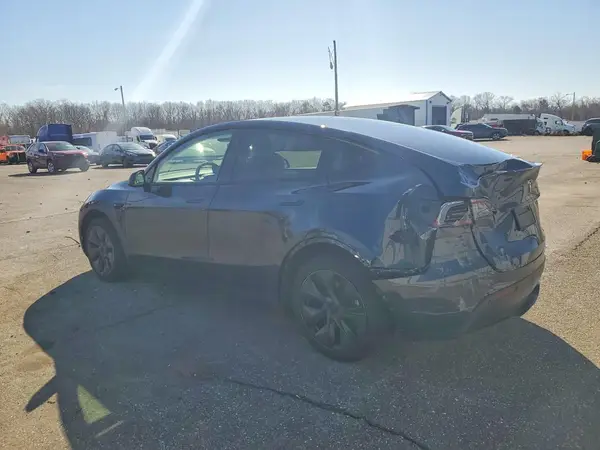 7SAYGDED3RF205654 2024 TESLA MODEL Y - Image 2