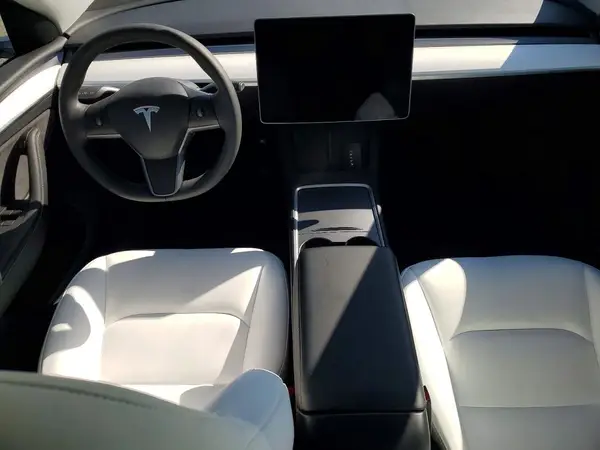 7SAYGDED3RF205654 2024 TESLA MODEL Y - Image 8